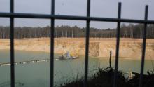 Kiesgrube mit Blick auf die 5 gefährdeten Hektar.