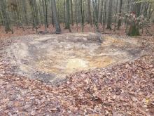 Ein Aushub am Wegesrand, Durchmesser ca 4m